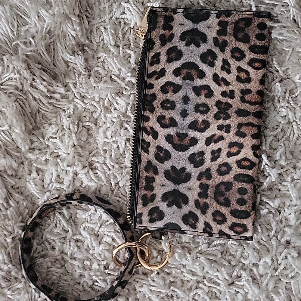 New Leppard Cheetah Printed Ring Handle Clutch Br… - image 2